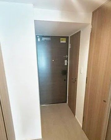 玄関　写真は同タイプ住居です。