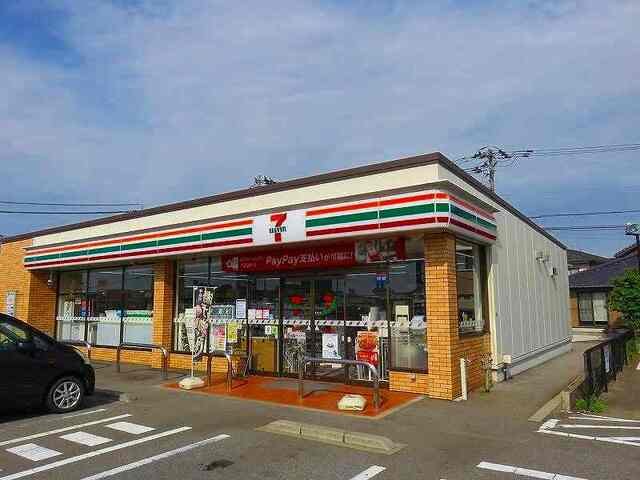 その他　セブンイレブン砺波三島町店まで400m