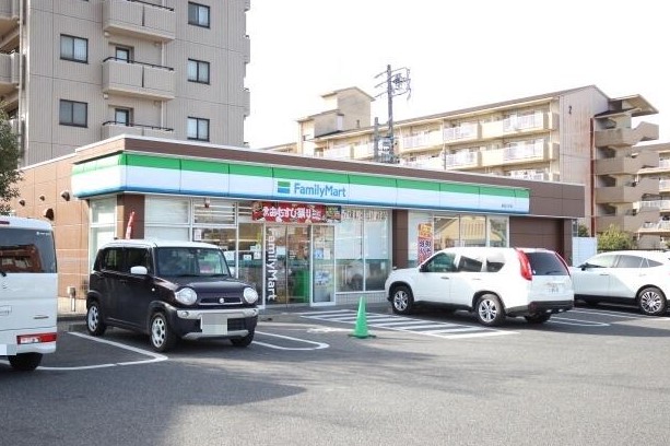 コンビニ　ファミリーマート 東長久手店（コンビニ）まで785m