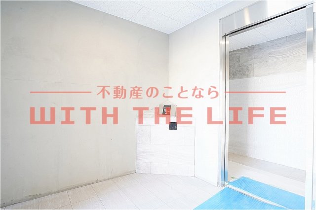 エントランス　建物の内部です