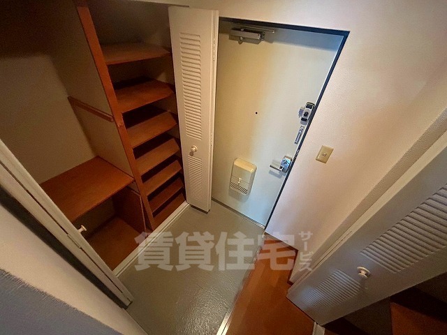 ネオアージュ玉造の玄関写真
