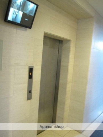 東京メトロ丸ノ内線 西新宿駅 徒歩6分 8階建 築15年の外観写真