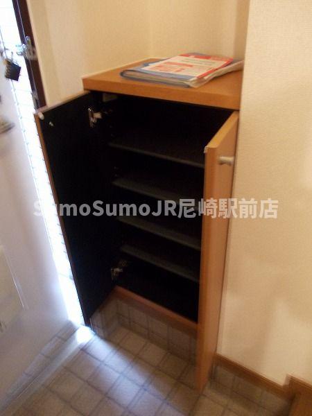 玄関　落ち着いた玄関です