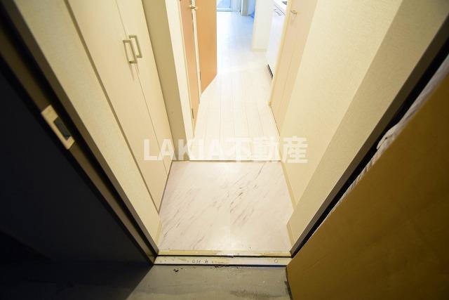 エスリード京橋WESTの玄関写真