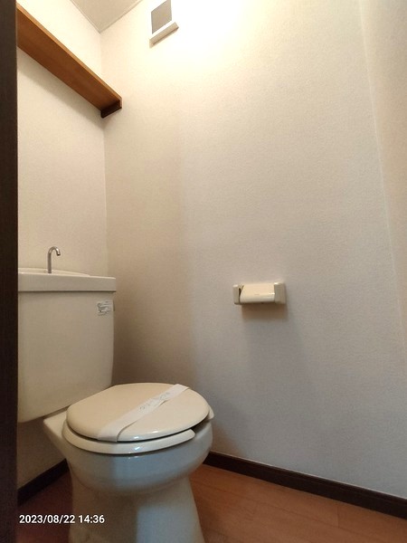 都営新宿線 一之江駅 徒歩5分 2階建 築26年のトイレ写真
