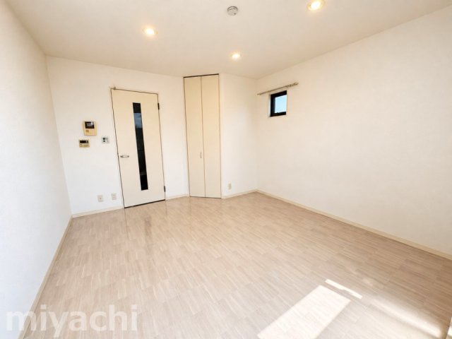 ＪＲ高徳線 阿波川端駅 徒歩37分 2階建 築21年の居間写真