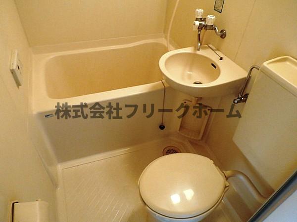 ＪＲ中央線 吉祥寺駅 徒歩6分 3階建 築32年のトイレ写真