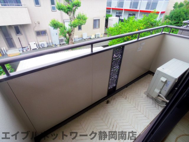 バルコニー　落ち着いた時間を過ごせるバルコニーです