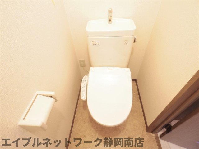 トイレ　落ち着いたトイレです