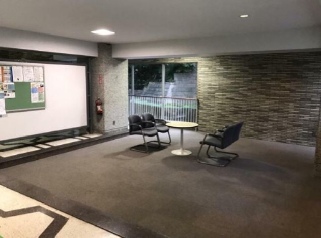 マンション雅叙苑1号棟の外観写真