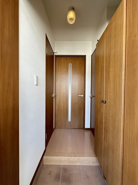 玄関　別部屋参考写真です