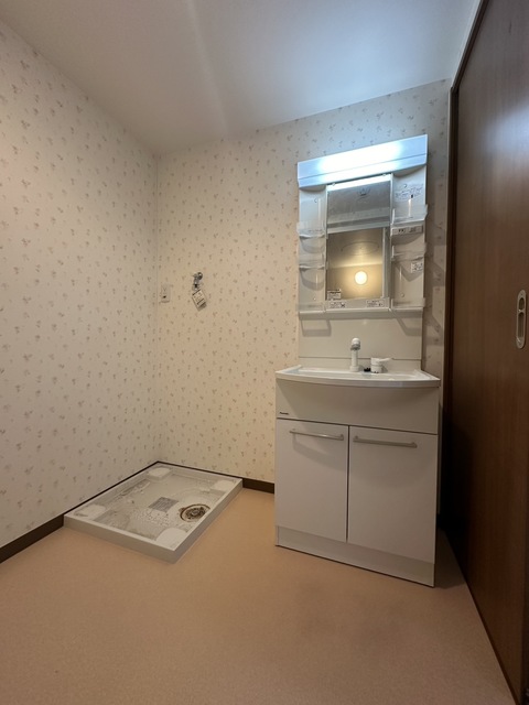 洗面設備　別部屋参考写真です