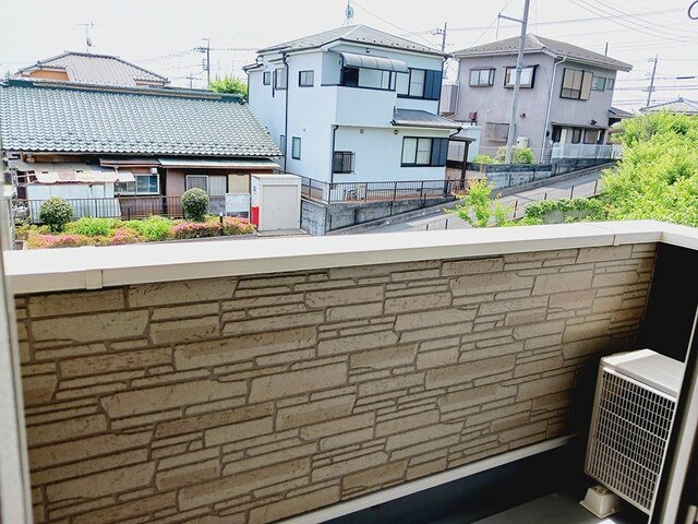 バルコニー　バルコニーからの眺めを楽しみながら食事をしませんか