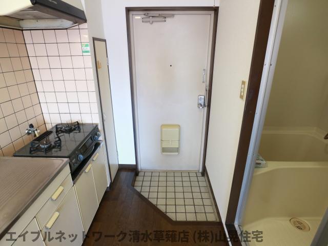 静岡鉄道静岡清水線 御門台駅 徒歩10分 4階建 築39年の玄関写真