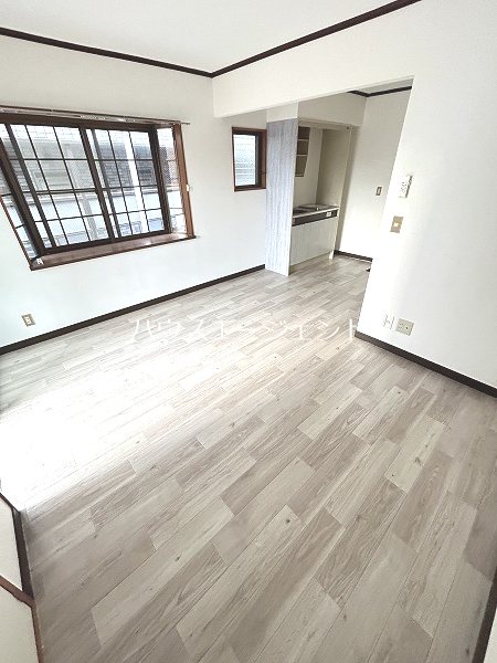 その他部屋・スペース　出窓付きのお部屋です。