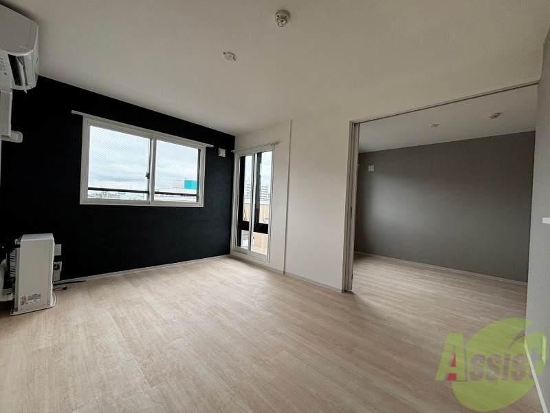 居室・リビング　広くてキレイなお部屋が広がっていて、充実した生活が送れそう。