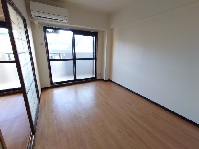 アージュの居間写真