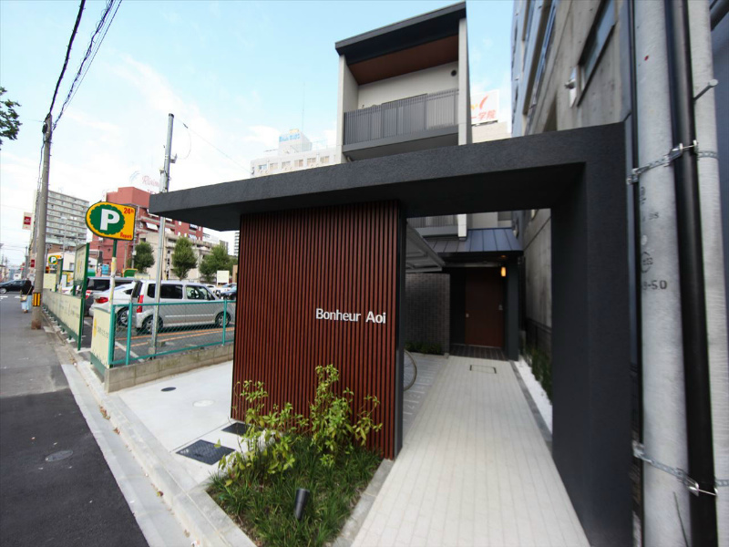 建物外観　外観　デザイナーズ　防犯カメラ付　オートロック