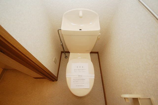 トイレ　※別号室の写真です。