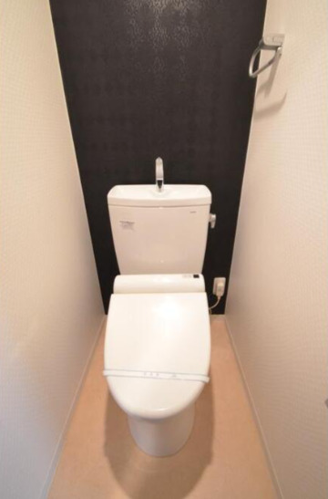 京成押上線 八広駅 徒歩12分 9階建 築47年のトイレ写真