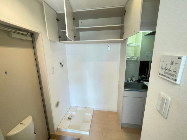 洗面設備　２０３号室の参考写真となります。