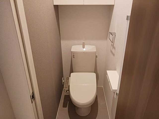 ＪＲ中央線 石和温泉駅 徒歩19分 2階建 築2年のトイレ写真