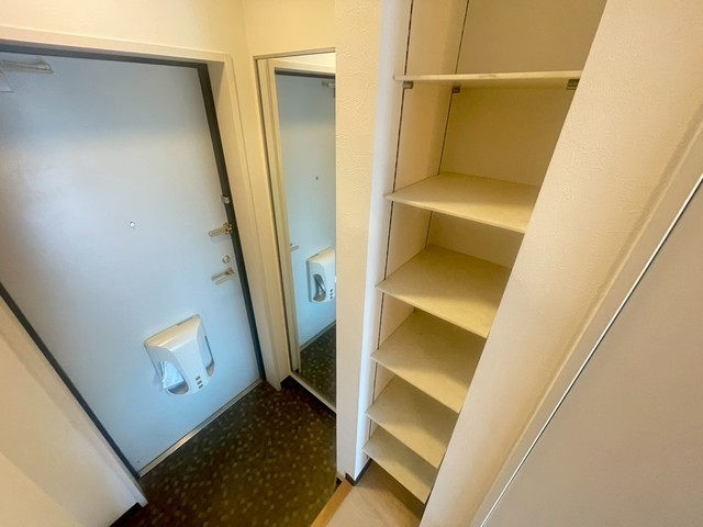 グランドポレストーネ鶴見の玄関写真