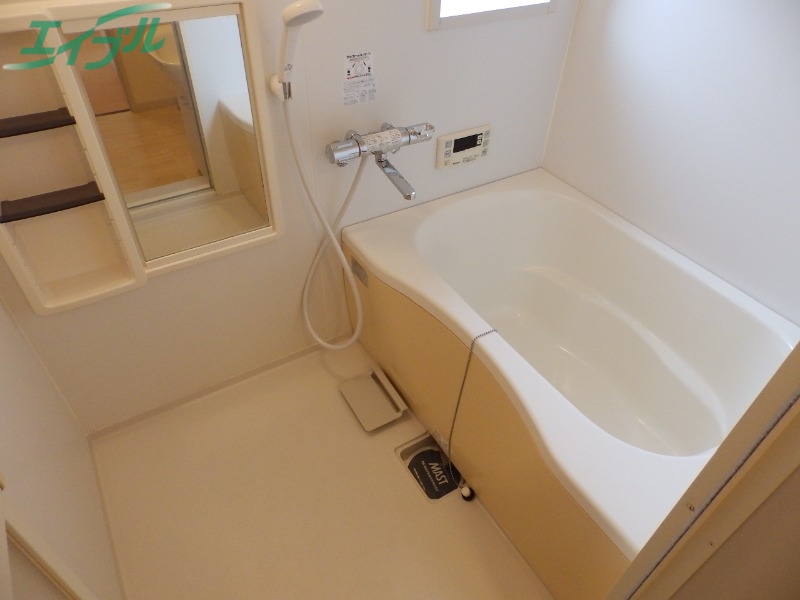 バス・シャワールーム　同タイプ部屋写真です。