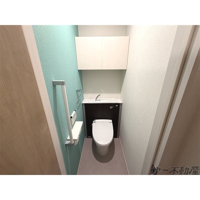 トイレ　温水洗浄暖房便座