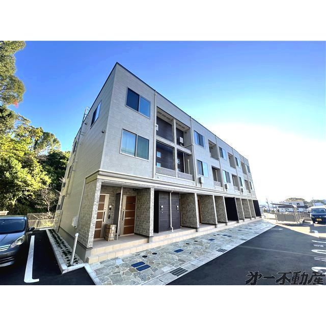 エントランス　建物外観