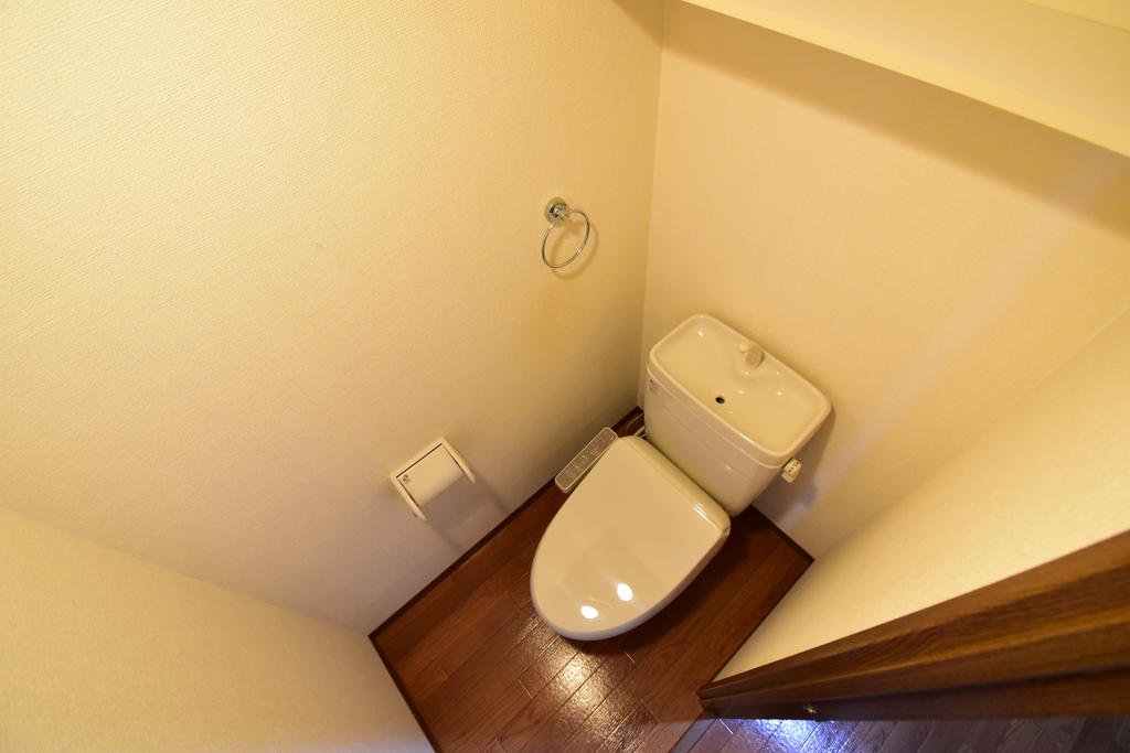 トイレ　温水洗浄便座付きのトイレです☆（同仕様写真）