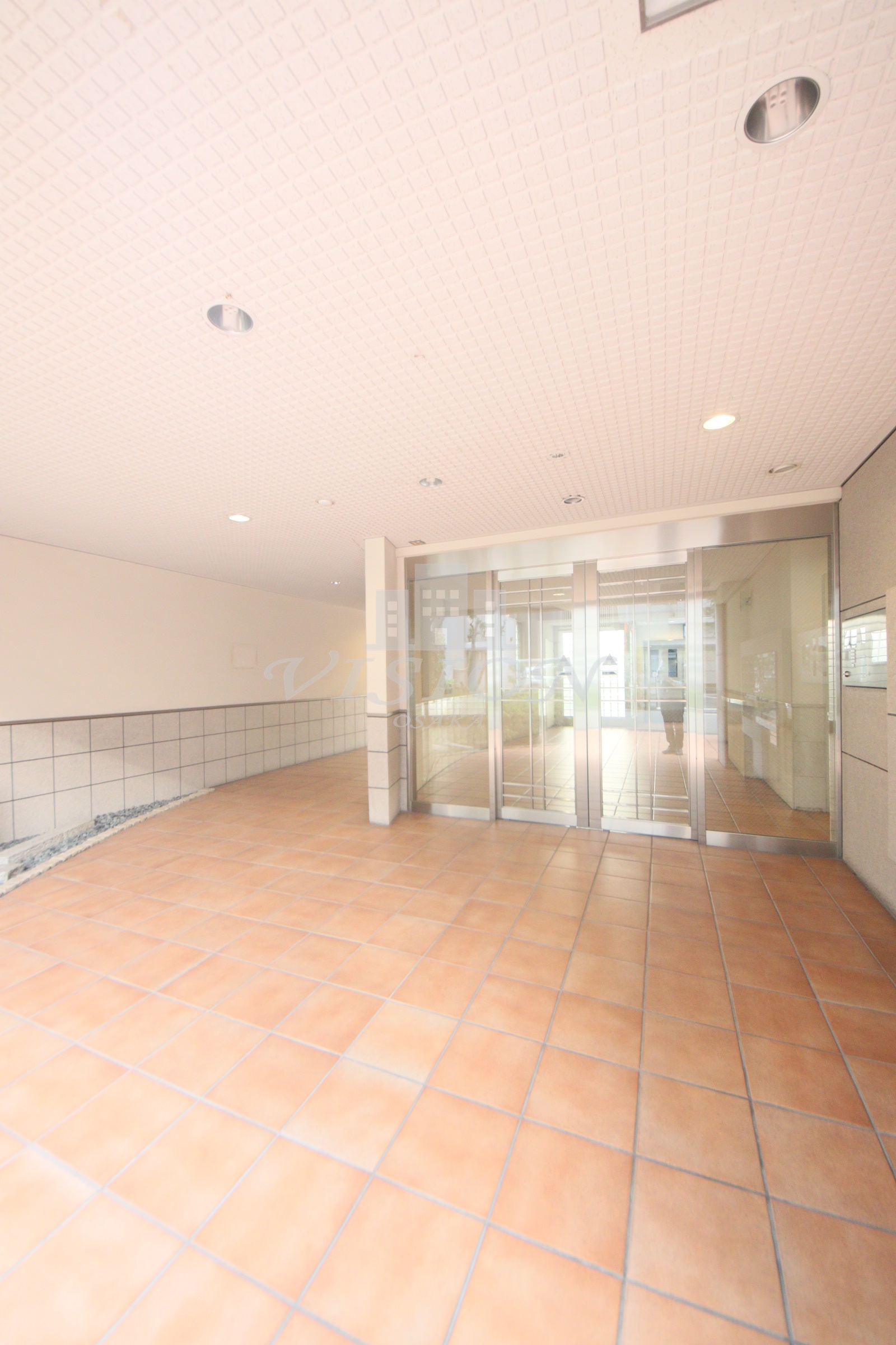 CASSIA江坂の外観写真