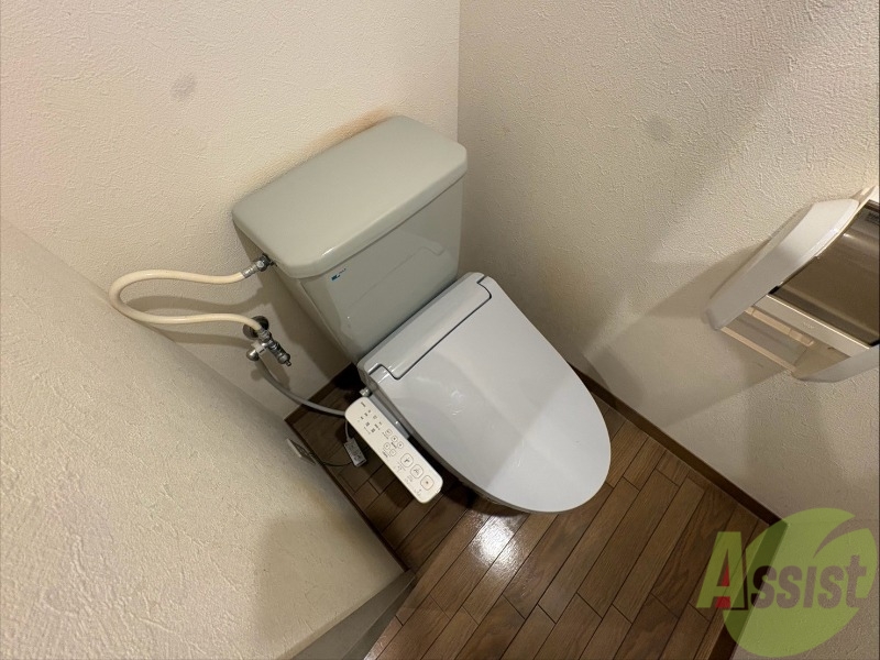 トイレ　ウォシュレット機能がついたトイレ。安心して使用できますね。