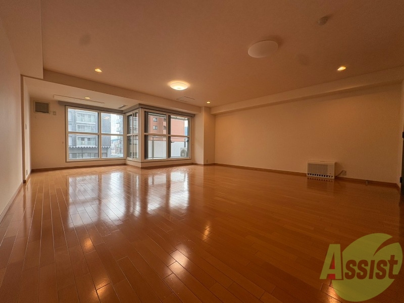居室・リビング　広くてキレイなお部屋が広がっていて、充実した生活が送れそう。