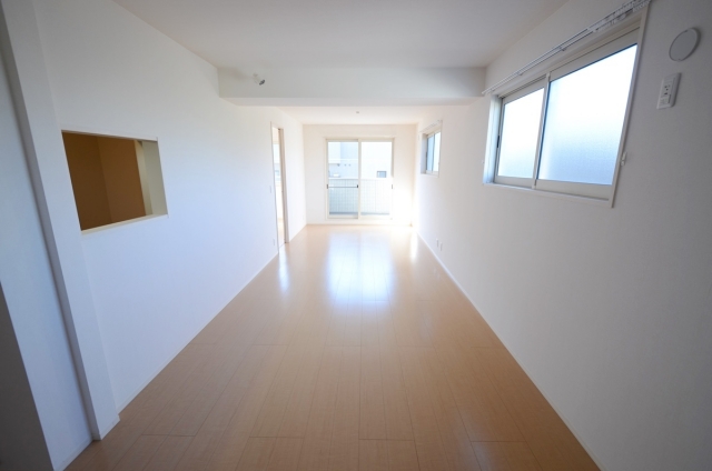 居室・リビング　２面採光の明るいお部屋です。