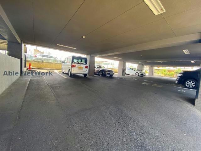 駐車場　駐車場