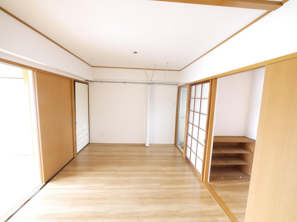コーポ若宮の居間写真