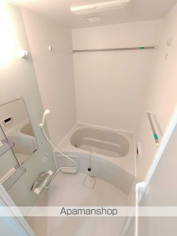 地下鉄御堂筋線 西中島南方駅 徒歩11分 9階建 築5年の風呂写真