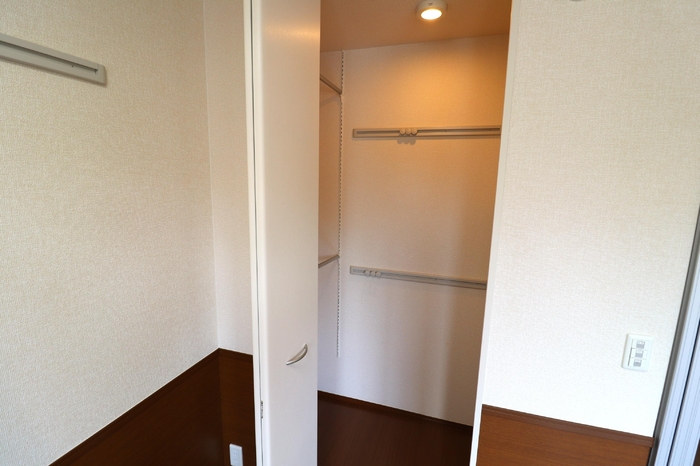 収納　ワンステップクローゼット