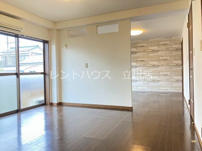 ＪＲ中央線 日野駅 徒歩10分 3階建 築36年の居間写真