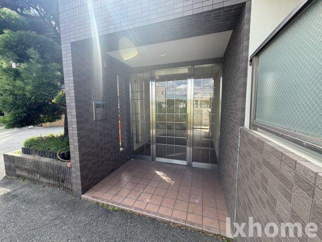 エントランス　ゆとりのあるエントランスです