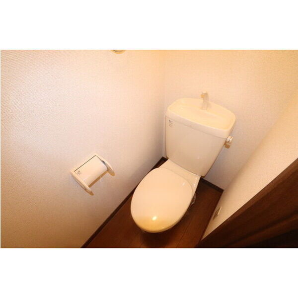 アンプルールブワ Y・Sのトイレ写真