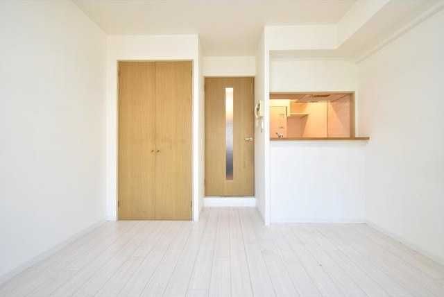 NLC新大阪の居間写真