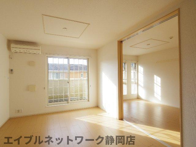 居室・リビング　使いやすい居間です