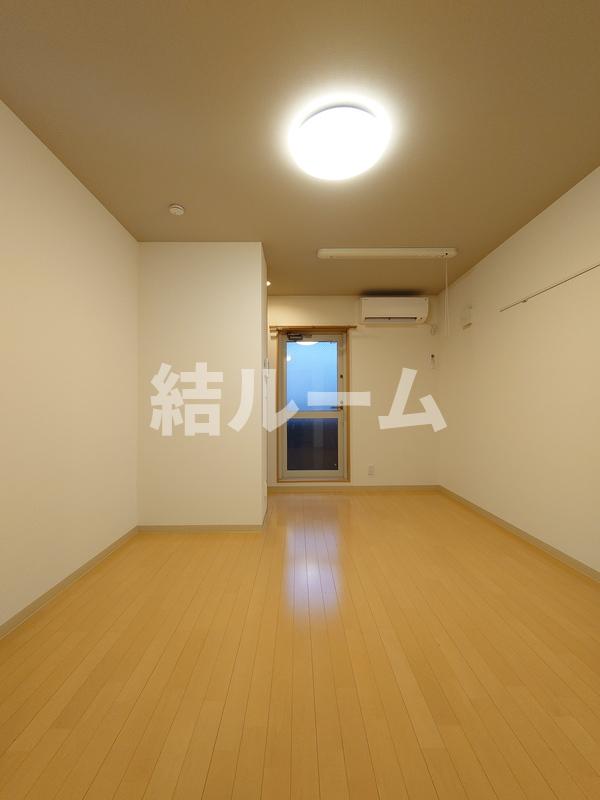 ＪＲ山手線 池袋駅 徒歩20分 3階建 築18年の居間写真