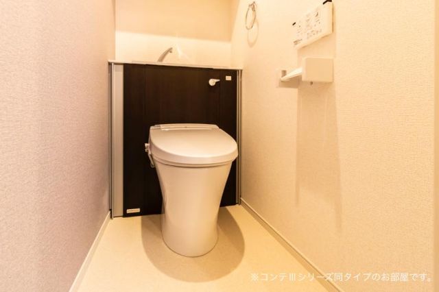 埼玉高速鉄道 戸塚安行駅 徒歩22分 3階建 築5年のトイレ写真