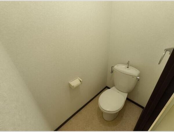 名鉄豊田線 赤池駅 徒歩6分 2階建 築35年のトイレ写真