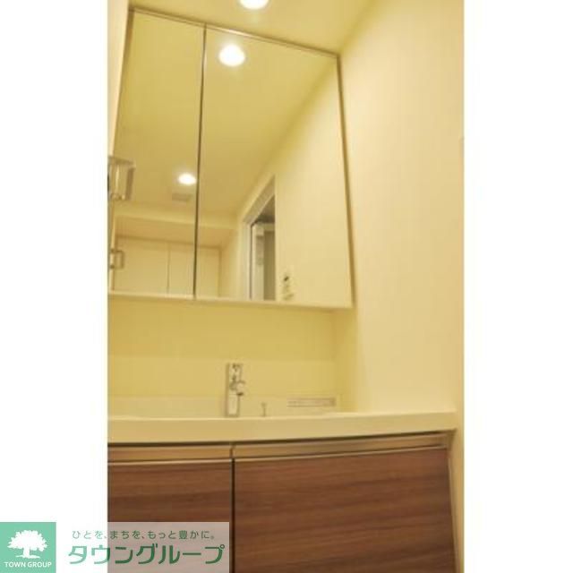洗面設備　※写真は同タイプ住戸です。