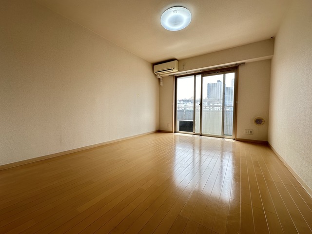 居室・リビング　別部屋参考写真です