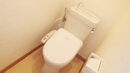 トイレ　写真はリフォーム前